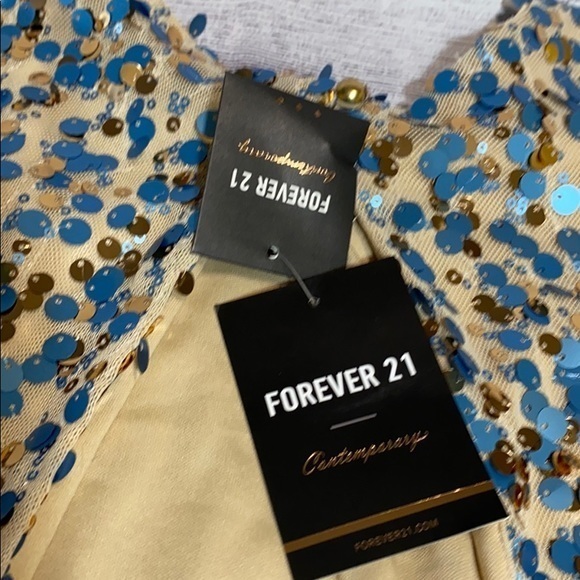 Forever 21 woven top nude/blue small sequin nwt‎ - Picture 5 of 6